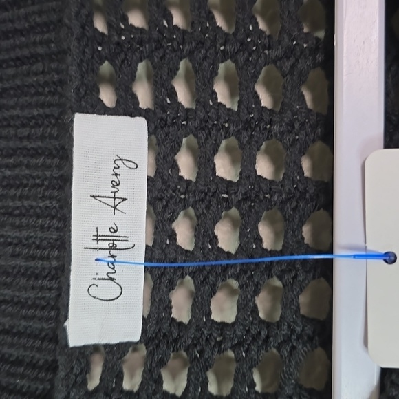 Charlotte avery solid  open weave  with thump holes pullover sweater  large NWT. - Picture 4 of 9